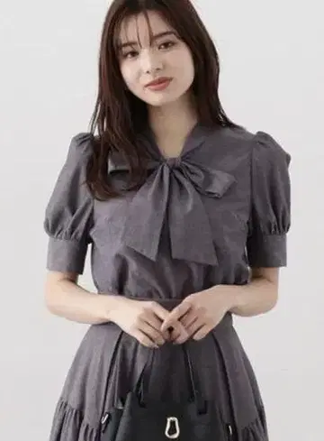 프로포션 바디 드레싱 M 퍼프 소매 블라우스 리본