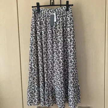 LAURA ASHLEY 플라워 프린트 플레어 스커트