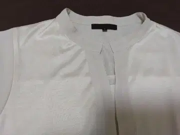 베이지 슬리브리스 블라우스