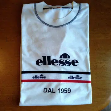 미사용 새상품 ellesse 반팔 티셔츠 (화이트)