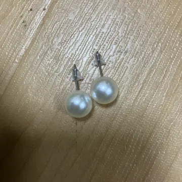 화이트 펄 스터드 귀걸이