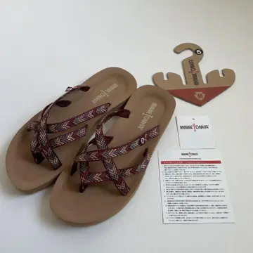 새상품 MINNETONKA 플립플랍 마룬 멀티 컬러 22cm