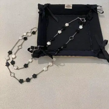 반클리프 스타일 쉘 목걸이 화이트 블랙 롱