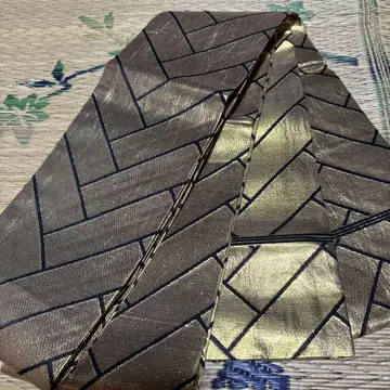 기모노 오비 골드 컬러와 블랙의 기하학 패턴 반폭 오비