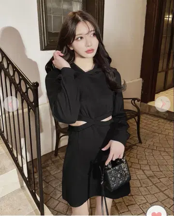 Rady 허리 컷 아웃 후디 원피스