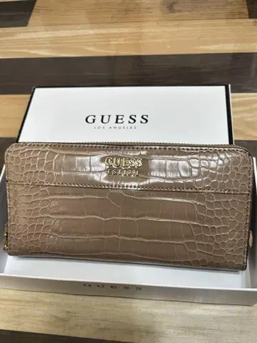 GUESS 크로코 무늬 장지갑 베이지