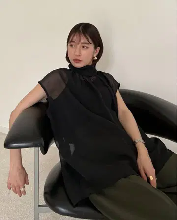 CLANE 시어 리본 탑 슬리브리스