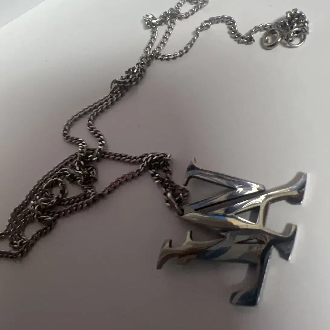 [WOOALONG]★Signature pendant necklace WOOALONG | 우알롱 Wooalong Signature Logo Necklace on