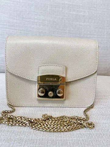 FURLA 훌라 메트로폴리스 베이지/골드 체인 숄더백