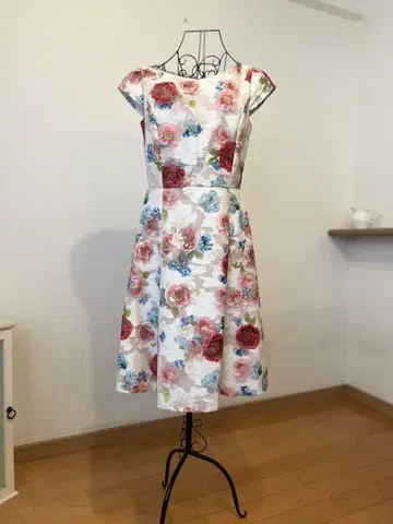 토카 꽃무늬 A 라인 원피스