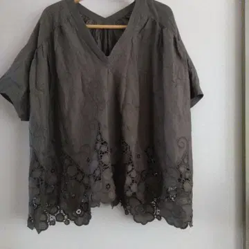 ZUCCa 자수 슬리브리스 탑