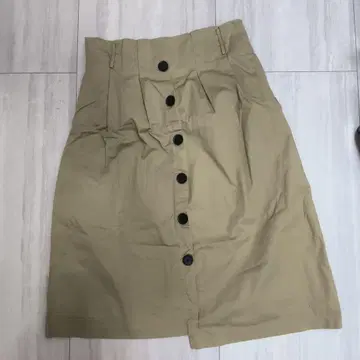 베이지 버튼 타이트 스커트
