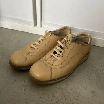 GIRO 베이지 스니커즈 24cm