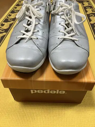 pedala 실버 스니커즈 지퍼