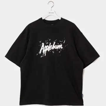 APPLEBUM 애플 범 "SPRAY TAG" T-SHIRT