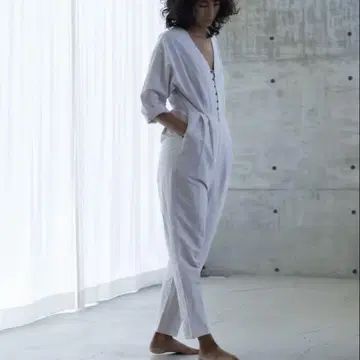 kiira 2025 코튼 린넨 점프 수트 블랙