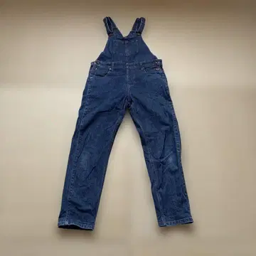 다크 데님 서스펜더가 있는 오버롤