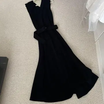 Loungedress 라운지 드레스 토탈 니들 프렌치 원피스 플레어 블랙