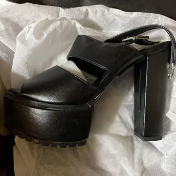 그레일 통굽 샌들 청키힐 24cm
