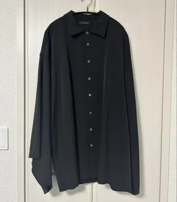 not conventional satin kimono shirt 블랙