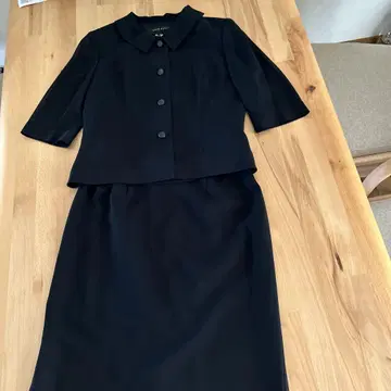 도쿄 소와르 시지라 오리 블랙 스커트 수트 세트
