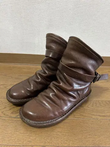 트리픈 브라운 가죽 부츠 백 스트랩 포함