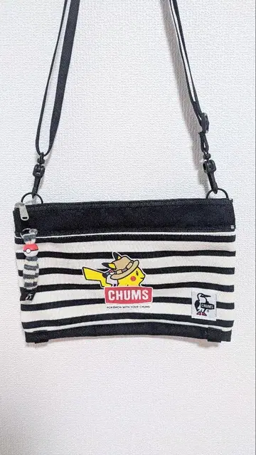 새상품 CHUMS 피카츄 사코슈 숄더 백 아웃도어