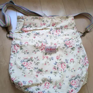 Cath Kidston 꽃무늬 숄더백