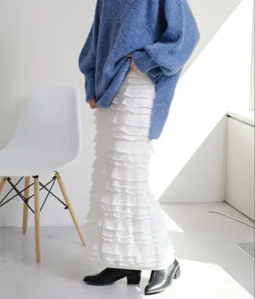 카스타네 컷 프릴 I 라인 스커트 화이트