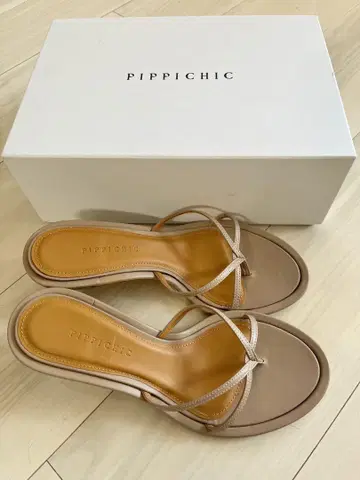 PIPPICHIC 베이지 플랫 샌들