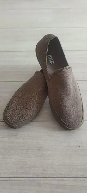 유니클로 신발 브라운 계열 25.5~26cm