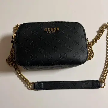 GUESS 블랙 미니 숄더백