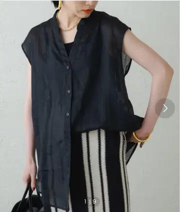 LOUNGEDRESS 린넨 슬리브리스 셔츠 블랙 free