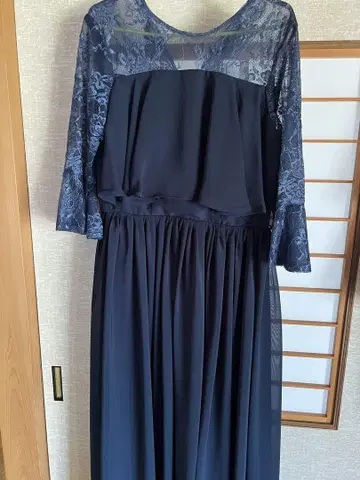 다크 네이비 레이스 쉬폰 드레스 결혼식