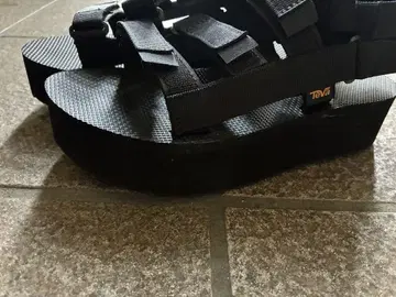 Teva 블랙 스포츠 샌들
