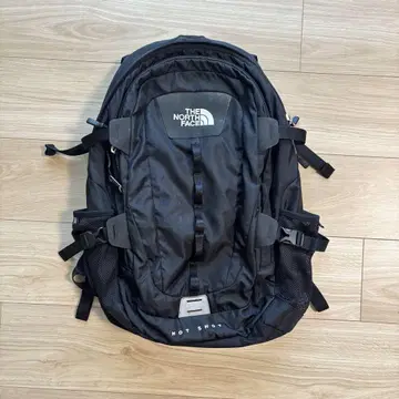 THE NORTH FACE HOT SHOT 블랙 백팩