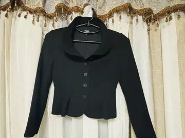 AKI 블랙 숏 자켓