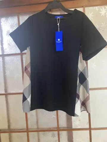 택 포함 새상품 블랙 사이드 체크 반팔 티셔츠