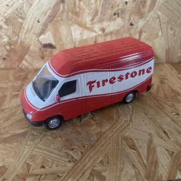 1/64 그린 라이트 메르세데스 벤츠 스프린터 Firestone