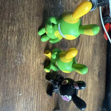 블랙 핑크와 리틀 그린 맨