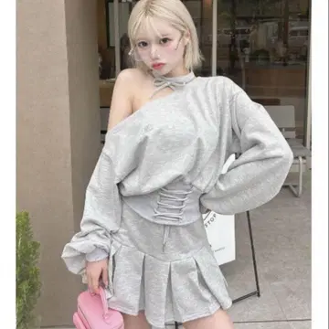 darich 레이스업 원숄더 맨투맨 상의 그레이