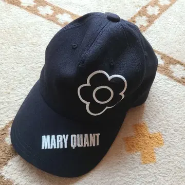 MARY QUANT 블랙 캡