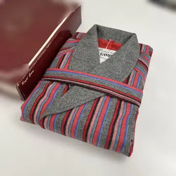 가운 ROYAL