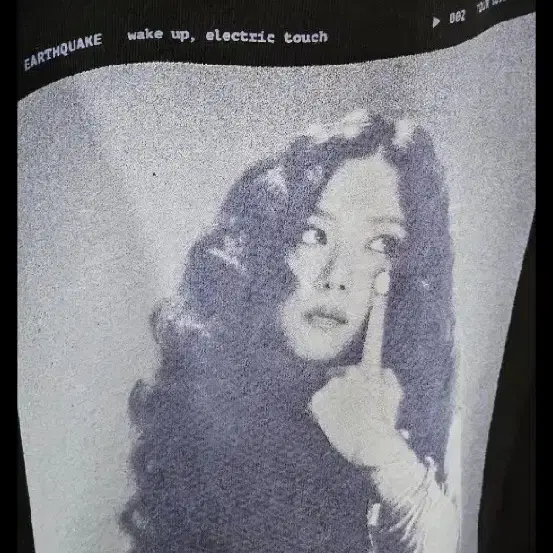 BLACKPINK | 블랙핑크 Blackpink Jisoo Amortage Pop-up Store T