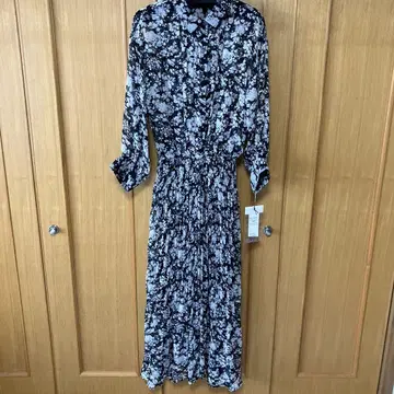 쿨 카레안 꽃무늬 원피스