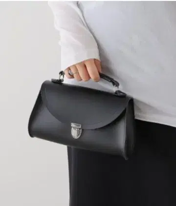 IENA 캠브리지 사첼 The Mini Poppy