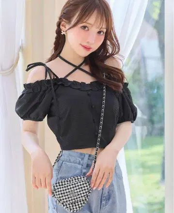 프릴 오프숄더 블라우스