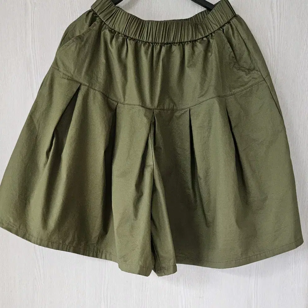 Hug Your Skin Camo Korilakkuma Bermuda Pants Gray on Bunjang