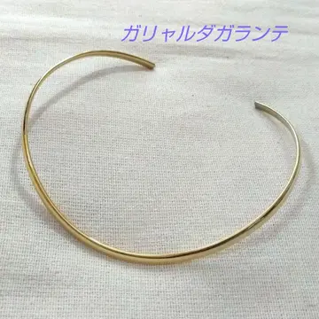 개럴개런트 넥 커프 골드