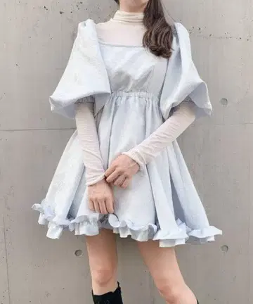 pain 릴릴리 플라워 자카드 튜닉 색스 스카이블루